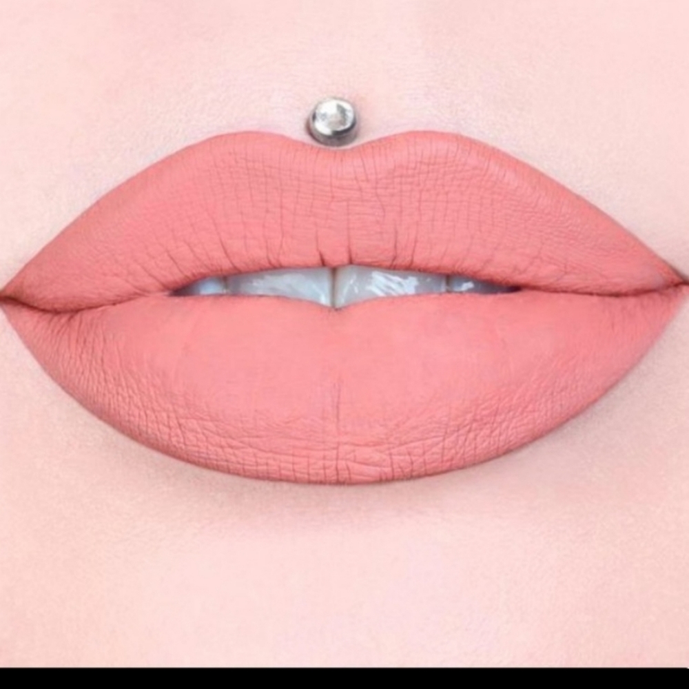 Soft serve Jeffree star lipstick